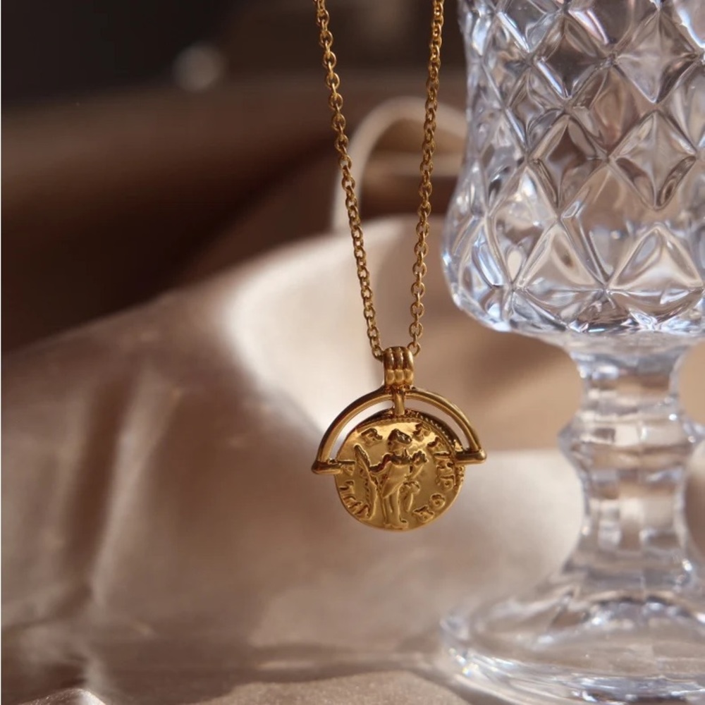 SALE❤️18K Gold Plated Roman Arc Coin Necklace